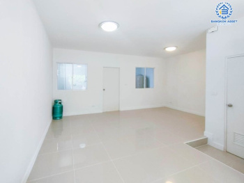 *****ทาวน์เฮ้าส์มือสองย่านสมุทรปราการ ม.พลีโน่ สุขสวัสดิ์ 66 หลังมุม! คุณภาพระดับ AP เนื้อที่มากถึง 18.3 ตร.ว. ฟังก์ชัน 3 ห้องนอน 2 ห้องน้ำ 1 ที่จอดรถ บ้านสภาพดี น่าอยู่สุดๆ บนทำเลดี เชื่อมต่อถนนสุขสวัสดิ์ ใกล้ทางด่วน "เฉลิมมหานคร" ในราคาคุ้ม!